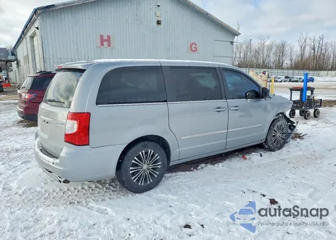 2014 Chrysler Town & Country S from USA, damaged, VIN 2C4RC1HGXER109231
